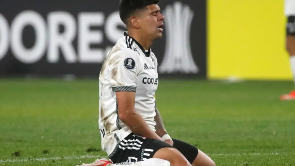 Esteban Pavez es baja en Colo-Colo.