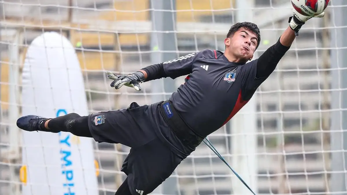 Ricardo Rivera durante un entrenamiento con el primer equipo de Colo-Colo – Créditos: Colo-Colo Oficial.
