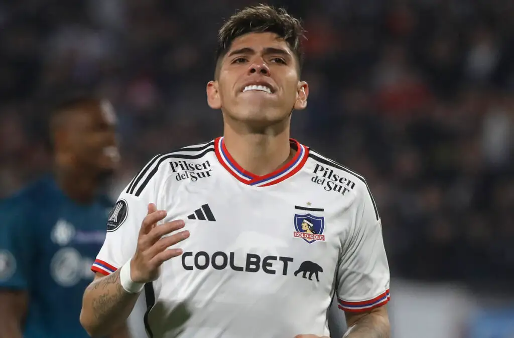 Carlos Palacios es duda en Colo-Colo ante Ñublense