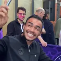 [FOTO] Para sentirse como en casa: El sorpresivo encuentro que tuvo Gabriel Suazo en Francia