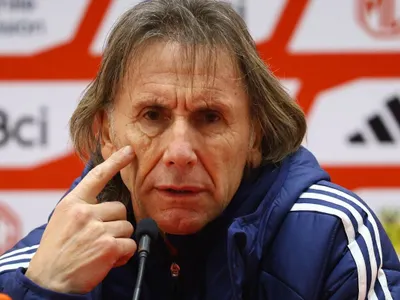 La gran duda de Ricardo Gareca: Jugador de Colo-Colo sale de la posible formación titular de La Roja
