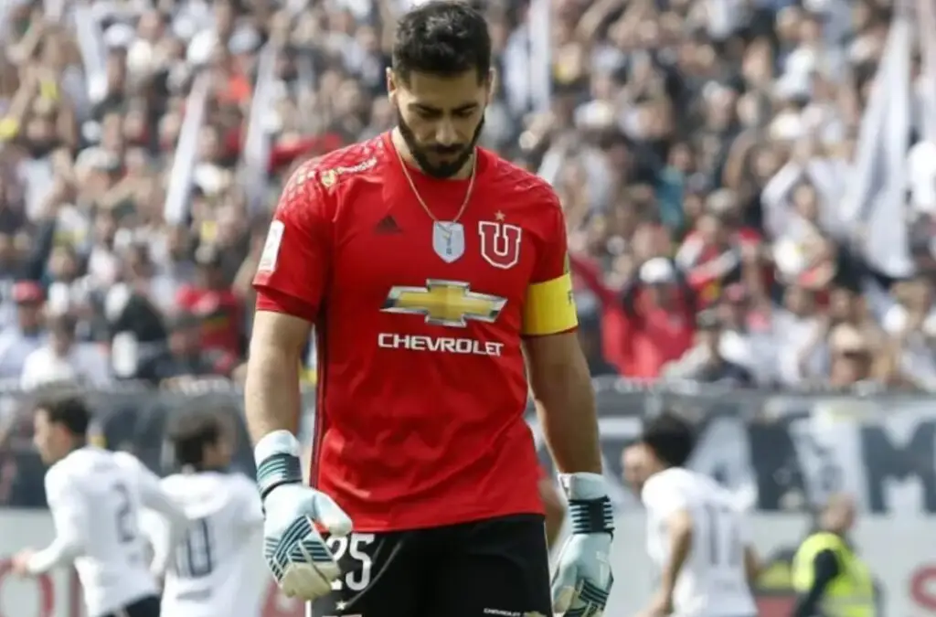 Año tras año, Johnny Herrera fue sufriendo derrotas ante el Cacique.