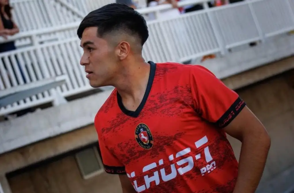Bastián Silva ha sido titular en los últimos cinco partidos de Deportes Limache.