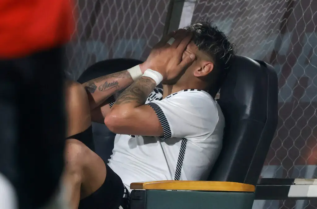 Carlos Palacios tras ser reemplazado en el duelo contra Deportes Copiapó.