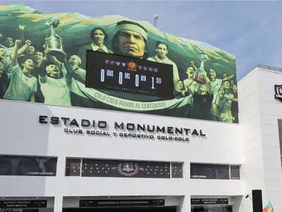«Es impresionante»: Periodista español elogia a Colo-Colo y alucina con el Estadio Monumental