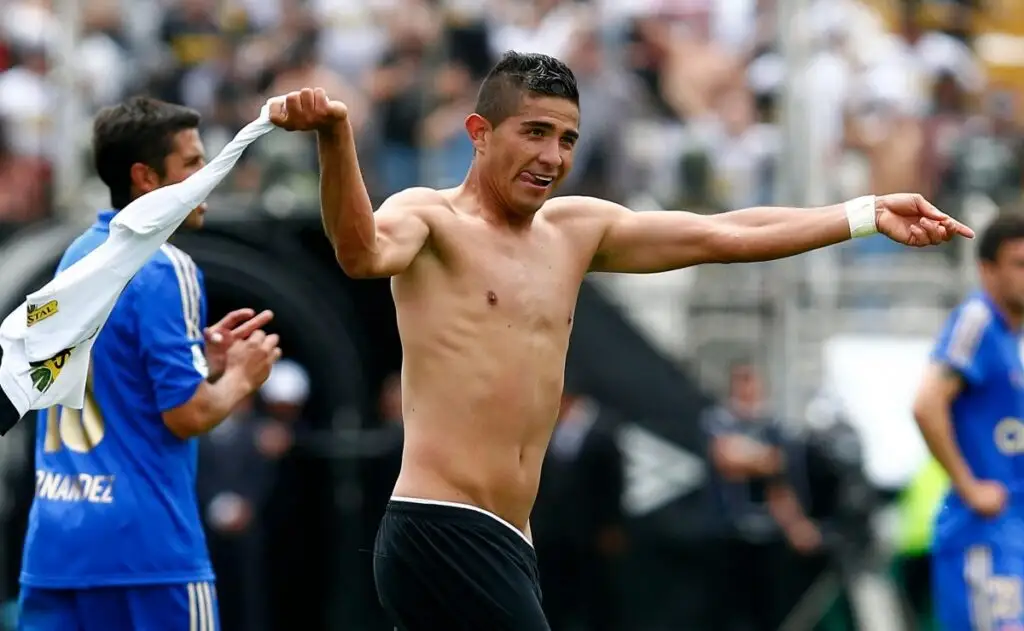 Gol de Felipe Flores el 2013 por Colo-Colo