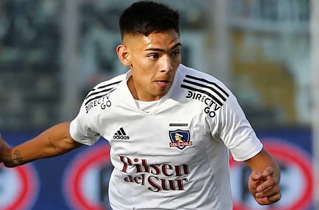 Joan Cruz está habilitado y listo para debutar ante Colo-Colo con la camiseta de Everton.