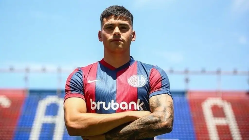 Álex Ibacache, actualmente en San Lorenzo de Almagro, fue una de las alternativas que sonaron para reforzar la banda izquierda Colo-Colo.