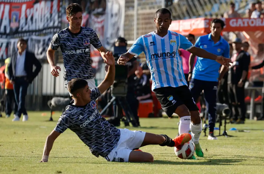 En Colo-Colo no quieren suspender el partido ante Magallanes.
