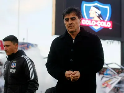 ¿Partirá a fin de año? Importante club de Sudamérica reveló interés en contratar a Gustavo Quinteros
