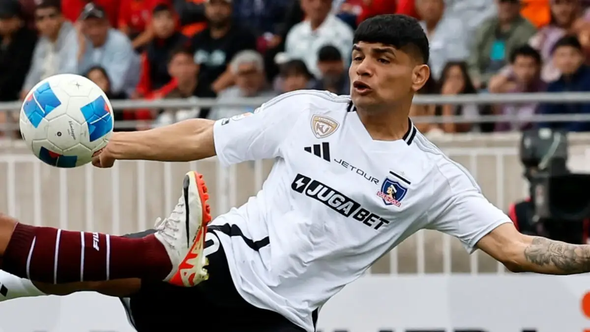 Claudio Aquino confirmó contacto informal con el presidente de Vélez Sarsfield.