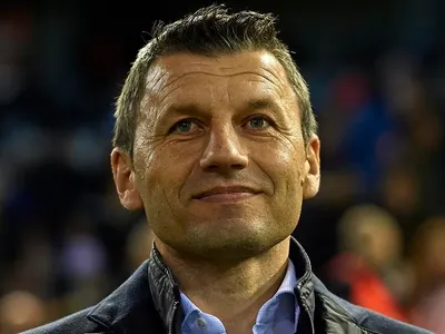 Uno más a la lista: Ofrecen a experimentado DT serbio a Colo-Colo
