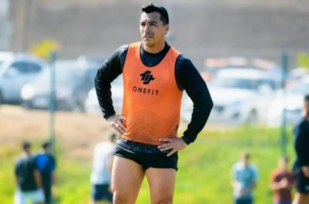 Esteban Paredes debutará en San Antonio Unido.