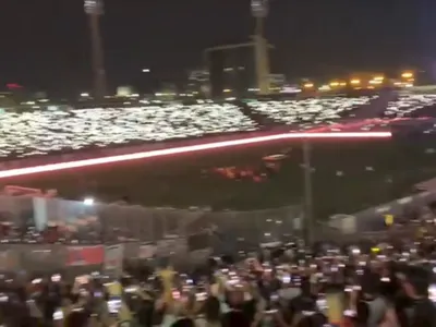 [VIDEO]: El tremendo juego de luces que se vivió en el Estadio Monumental para la despedida de Esteban Paredes