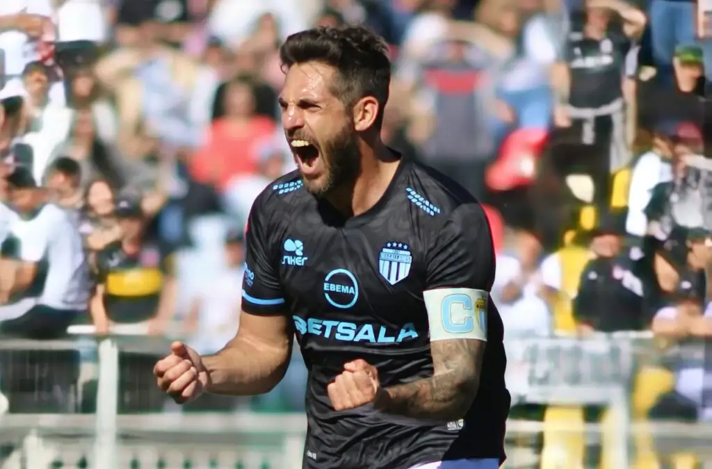 Hinchas de Colo-Colo piden a Joaquín Larrivey como delantero para 2025.