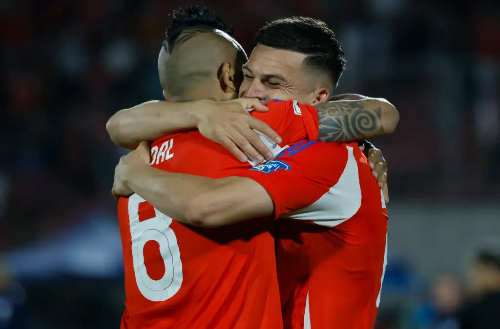 Arturo Vidal considera que Lucas Cepeda debe saltar directamente a Europa.