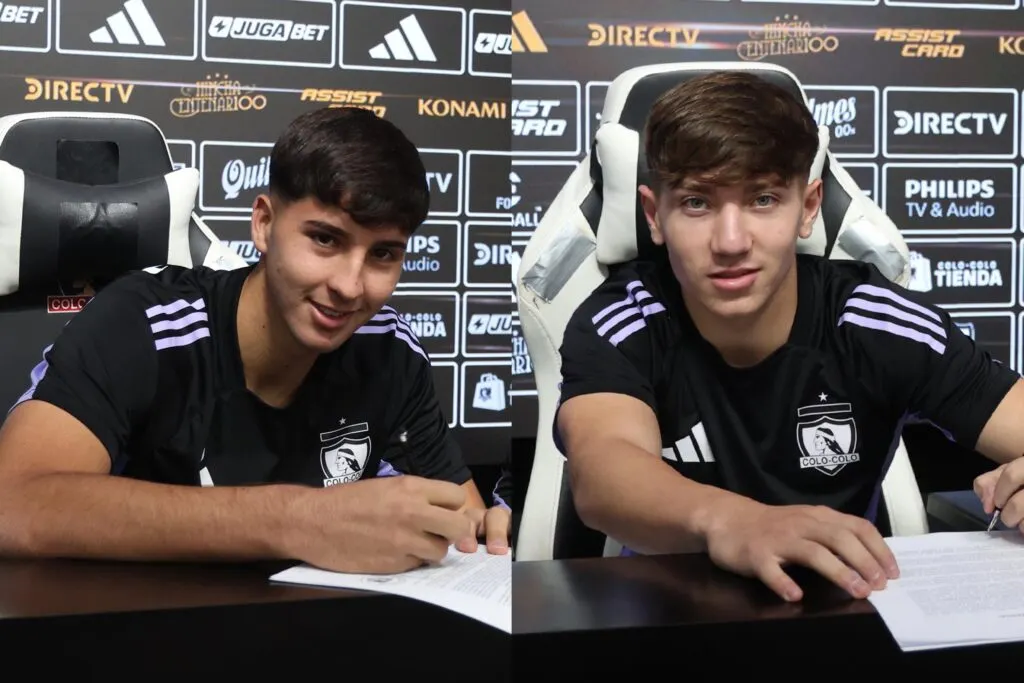 Vicente Martínez y Gabriel Maureira firmando su primer contrato con Colo-Colo.