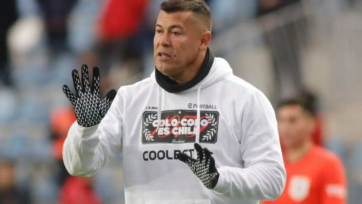 Almirón mueve las piezas para dar con el once titular.