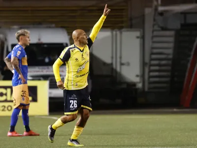 [Video] Después de casi un año: Humberto Suazo deja atrás su lesión y vuelve al gol en Copa Chile