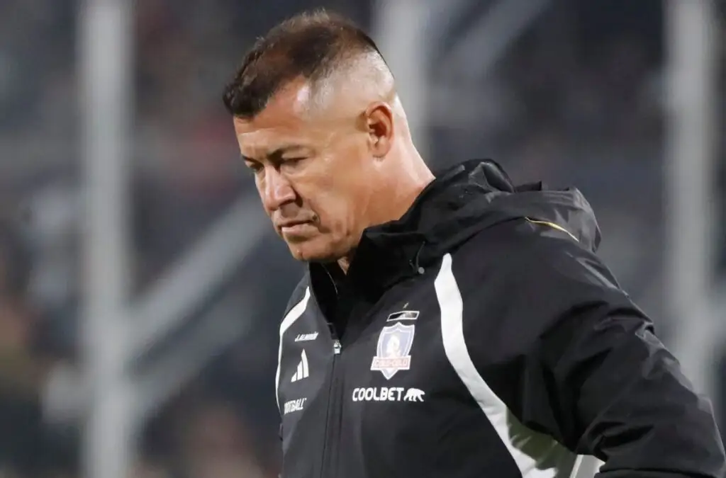 Luego de 1 año y medio, Jorge Almirón dejaría de ser el técnico de Colo-Colo según la voluntad expresada por el directorio de ByN.
