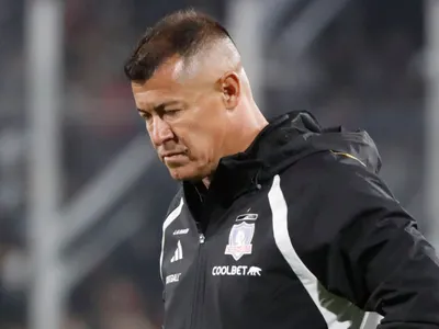 «El más indicado es…»: Apuestan por un viejo conocido para sustituir a Jorge Almirón en la banca de Colo-Colo