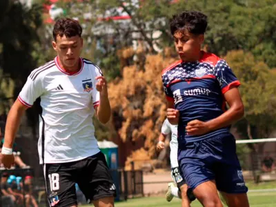 Anotó un gol en la juvenil: Refuerzo de Colo-Colo la está rompiendo en la Sub-18