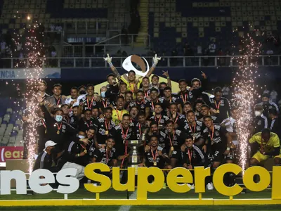 No pudieron ocultar su alegría: Así reaccionaron los jugadores de Colo-Colo tras la obtención de la Supercopa
