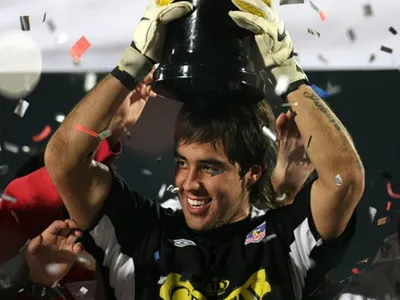 «Les traía una primicia…»: La frase con la que Claudio Bravo preocupa a Colo-Colo