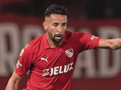 Independiente buscaría ganarle un refuerzo a Colo-Colo ante la inminente salida de Mauricio Isla