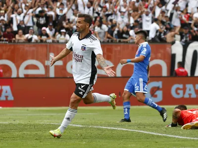 Gabriel Costa se acuerda de Colo-Colo y envió un significativo regalo desde Perú