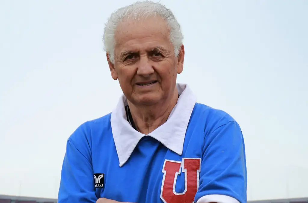 Leonel Sánchez, máximo ídolo de Universidad de Chile, jugó una temporada en Colo-Colo.