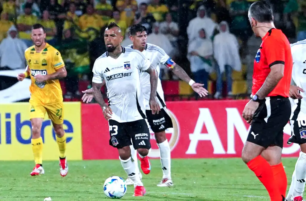 Arturo Vidal fue titular frente a Atlético Bucaramanga.