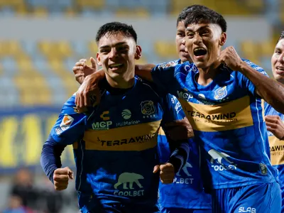 [VIDEO] Para enmarcar: El gol olímpico que marcó Joan Cruz en triunfo de Everton por Copa Chile