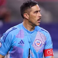 «Es lejos mejor»: Marcelo Vega escoge al reemplazante de Claudio Bravo en la Selección Chilena