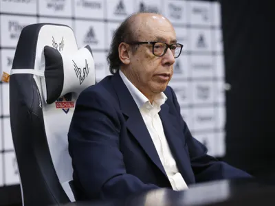 No todos podrán festejar: Alfredo Stöhwing adelanta que otro campeón con Colo-Colo no recibirá su medalla