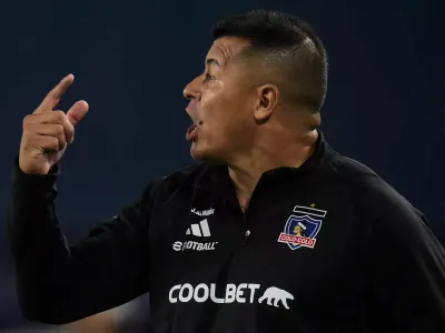 Marca su sello: Jorge Almirón recibe sus primeros elogios como DT de Colo-Colo
