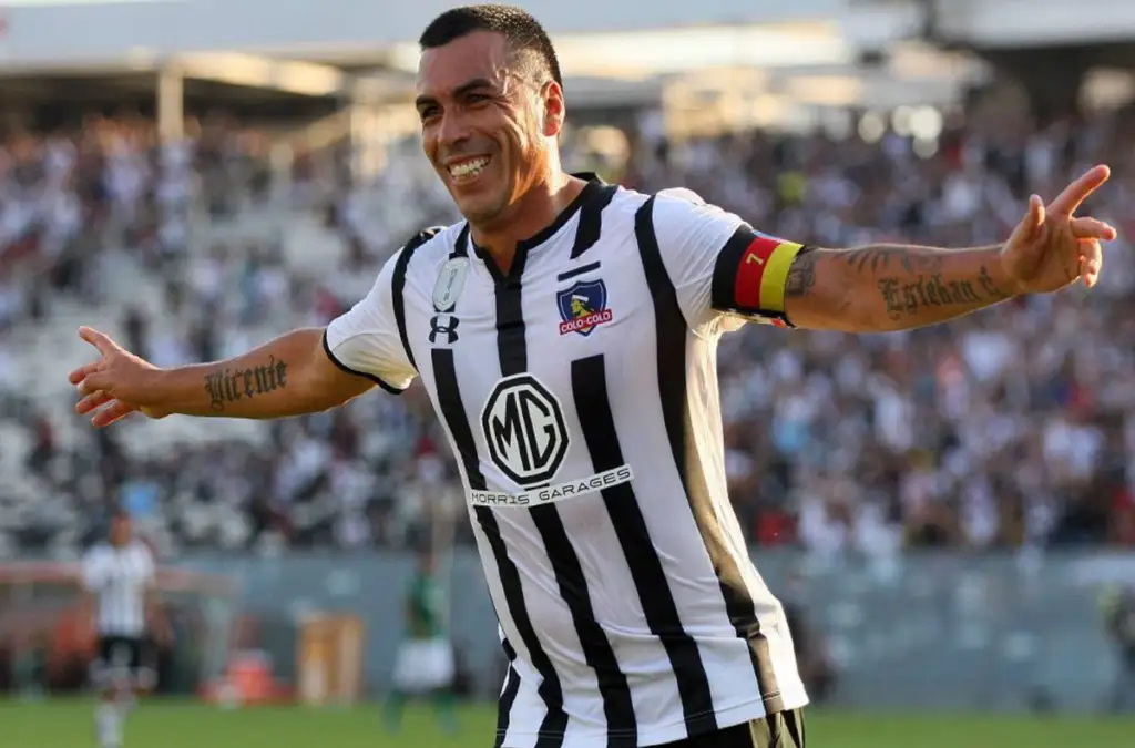 Esteban Paredes sumó un nuevo invitado a su despedida