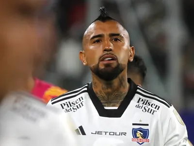 Reportan una preocupante noticia a Colo-Colo tras lesión de Arturo Vidal: «Muy difícil»