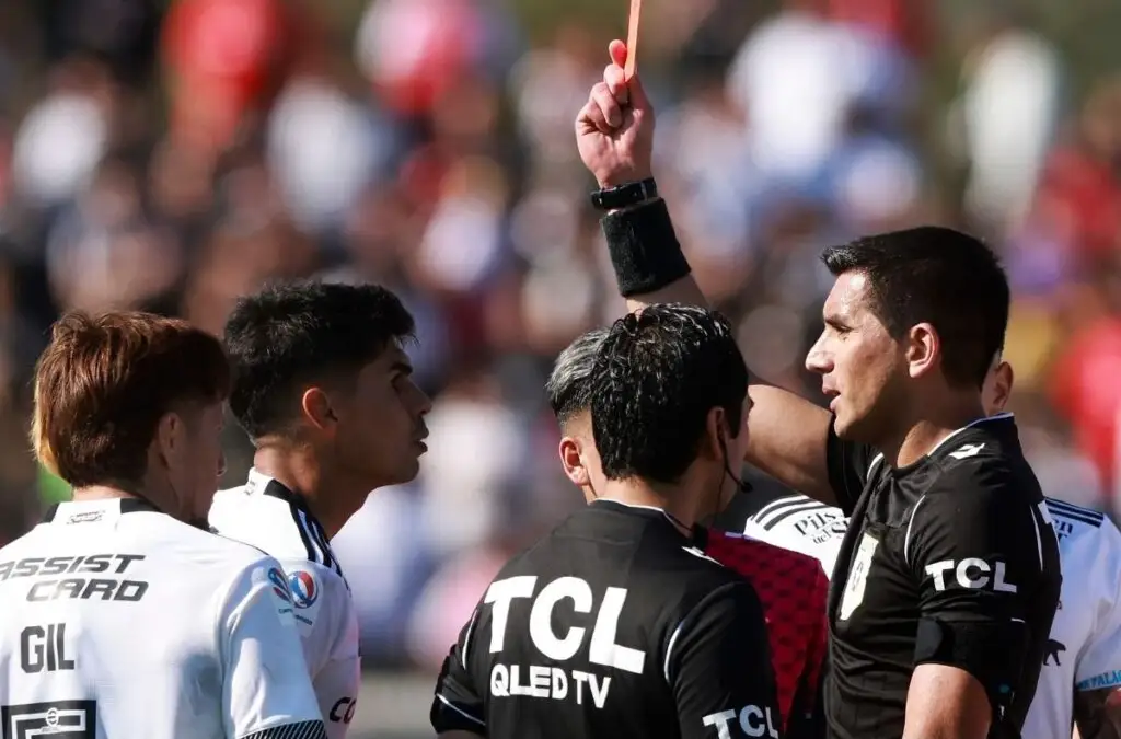 Erick Wiemberg fue expulsado ante Palestino.