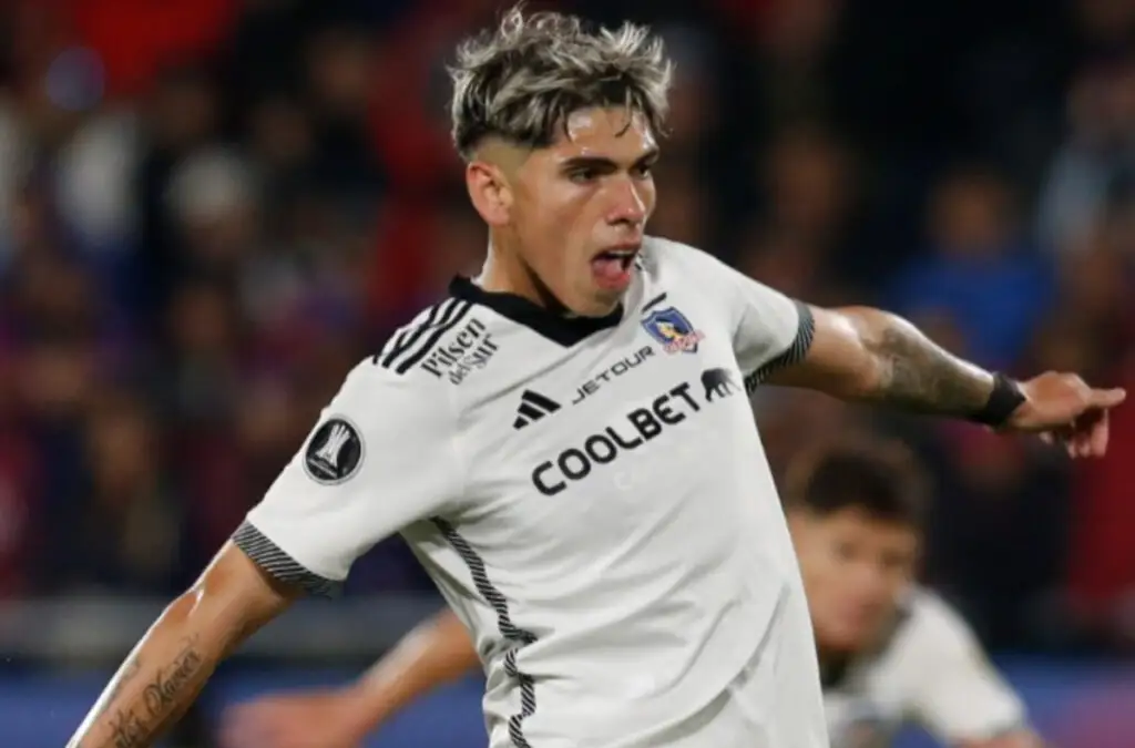 Jorge Almirón quiere seguir contando con Carlos Palacios en Colo-Colo.