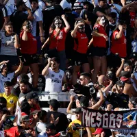 Hinchas de Colo-Colo desplegaron lienzo por la conmemoración del Día Internacional de la Mujer