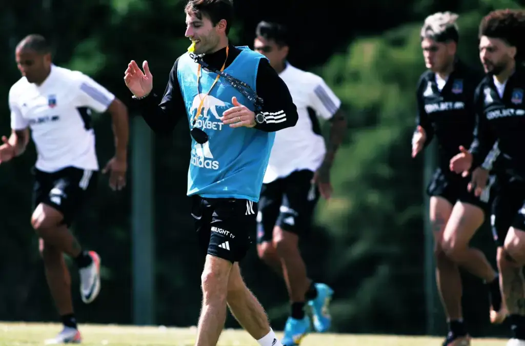 José Altieri en la práctica de Colo-Colo.