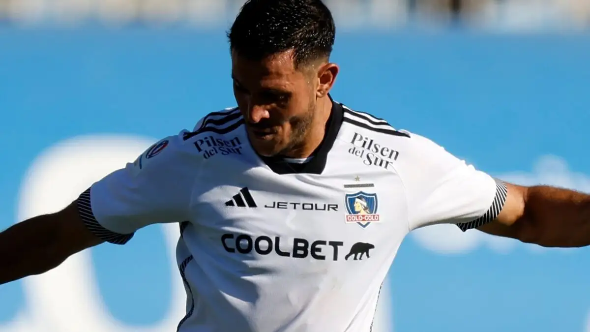 Ramiro González con la camiseta de Colo-Colo.