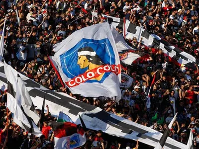La fuerte respuesta de la Garra Blanca al minuto de silencio en Copa Chile por muerte de carabineros