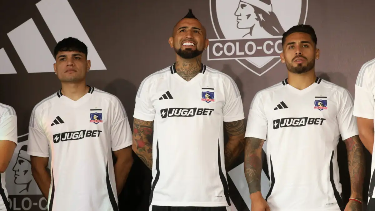 Colo-Colo y Adidas.
