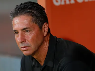 Remezón en el norte: Deportes Copiapó destituyó a Héctor Almandoz y oficializa a dos ex Colo-Colo para la dirección técnica