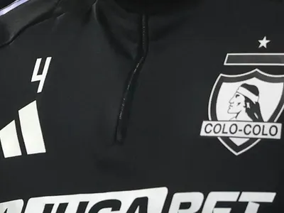 Se suman al luto: La drástica decisión que tomó Adidas con Colo-Colo tras los incidentes en el Estadio Monumental