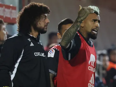 Duda resuelta: En Colo-Colo aclararon el real estado físico de Arturo Vidal y Maximiliano Falcón