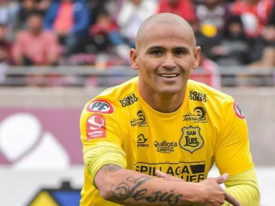 VIDEO: Humberto «Chupete» Suazo sigue intratable y anotó un nuevo golazo en empate de San Luis