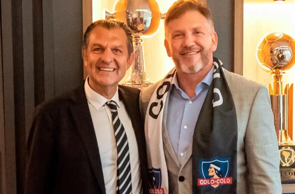 Aníbal Mosa unió fuerzas con el presidente de la Conmebol, Alejandro Domínguez.